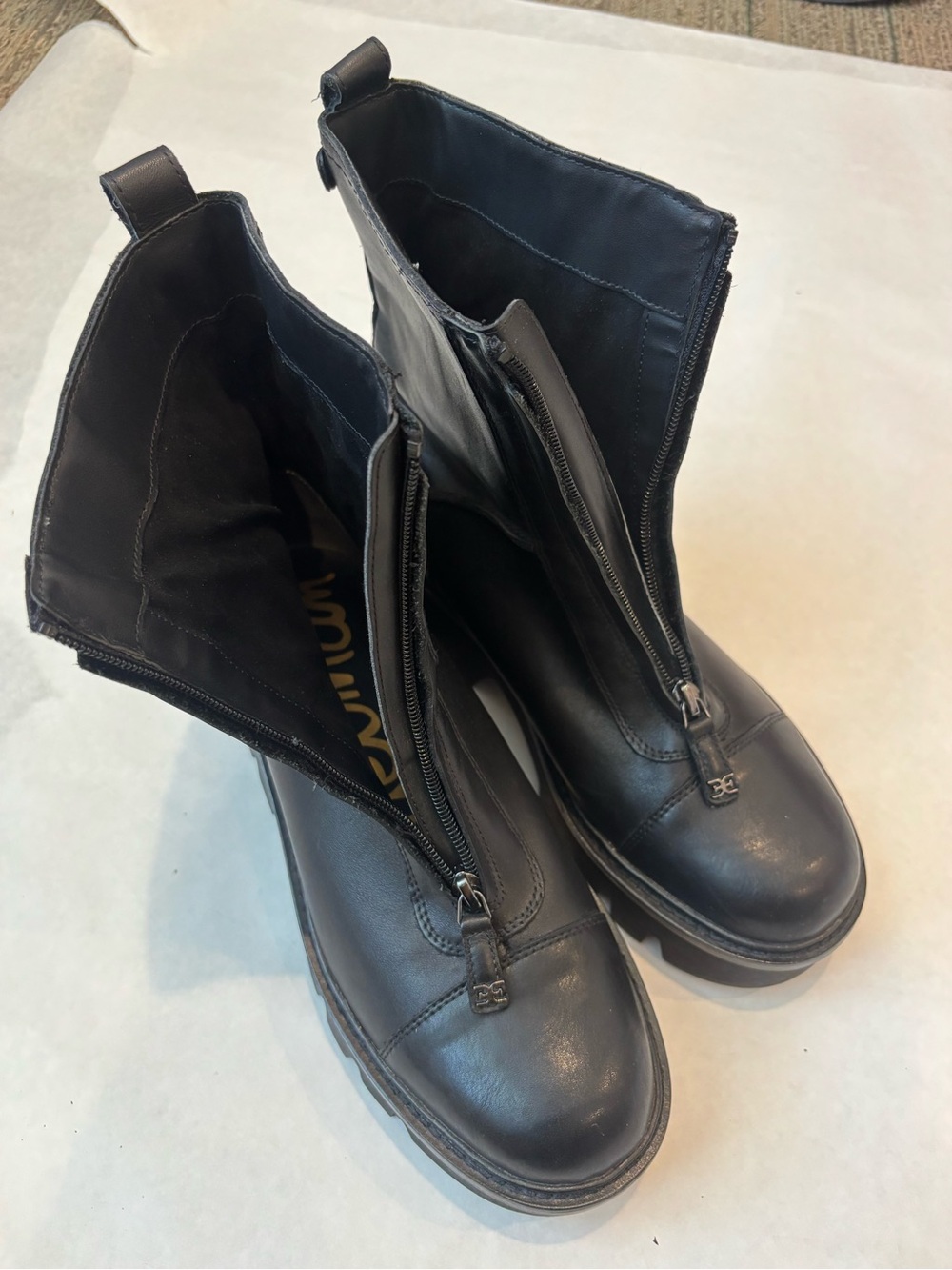 NWOB Sam Edelman Cooper Lug Sole Black Leather Boots size 9 - Picture 6 of 8